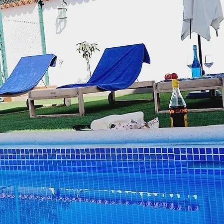 Bright 4 Bedroom Villa, Pool And Tennis Court Villa *