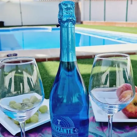 Bright 4 Bedroom Villa, Pool And Tennis Court Вилла Плайя-Параисо
