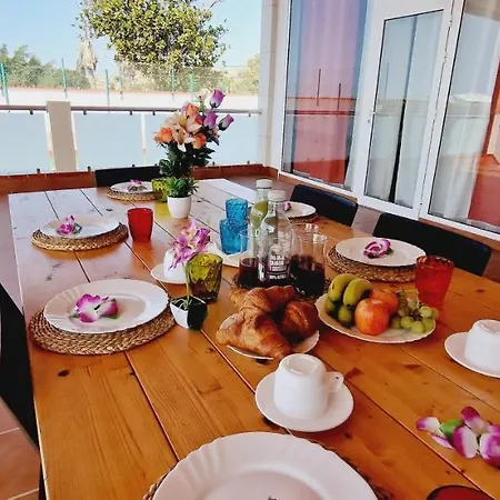 Bright 4 Bedroom Villa, Pool And Tennis Court * Playa Paraiso (Tenerife)