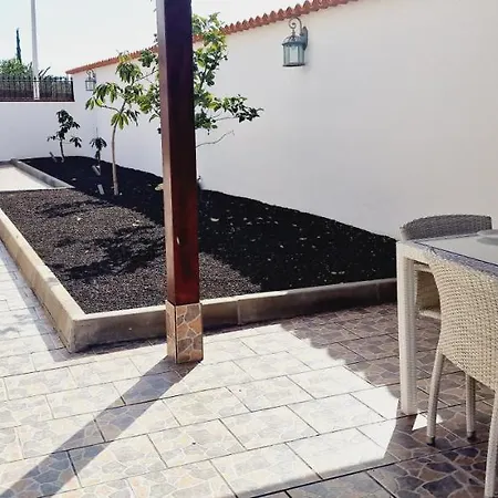 Bright 4 Bedroom Villa, Pool And Tennis Court * Playa Paraiso (Tenerife)