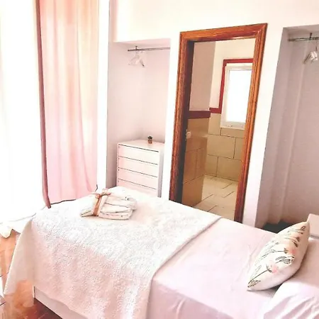 Bright 4 Bedroom Villa, Pool And Tennis Court Playa Paraiso (Tenerife)