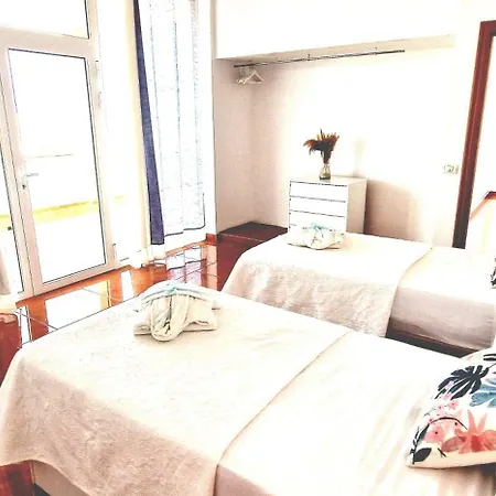 Bright 4 Bedroom Villa, Pool And Tennis Court Villa Playa Paraiso (Tenerife)