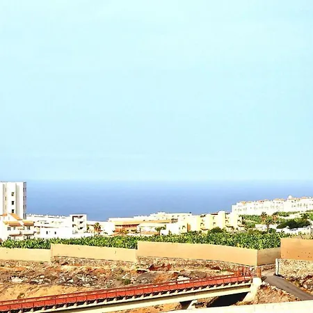 Bright 4 Bedroom Villa, Pool And Tennis Court *