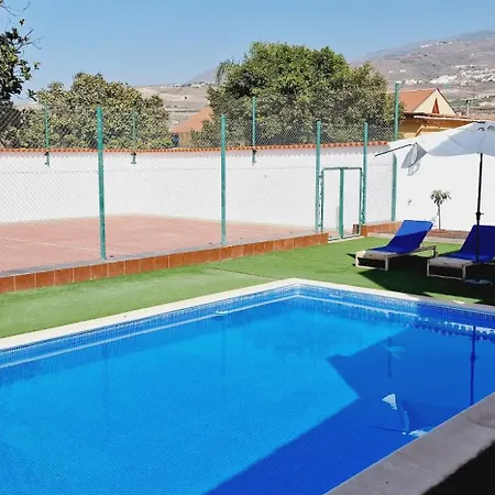 Bright 4 Bedroom Villa, Pool And Tennis Court Villa Playa Paraiso (Tenerife)