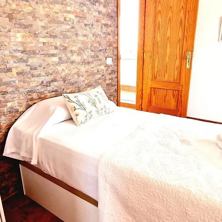Bright 4 Bedroom Villa, Pool And Tennis Court Villa