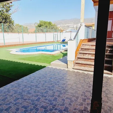 Bright 4 Bedroom Villa, Pool And Tennis Court * Playa Paraíso